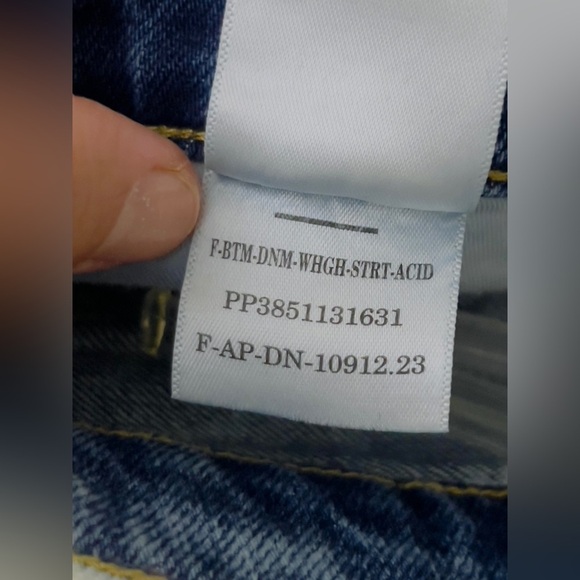 EVERLANE 26” The way high women’s jeans size 26” regular 98% cotton 2% elastane - Picture 11 of 12